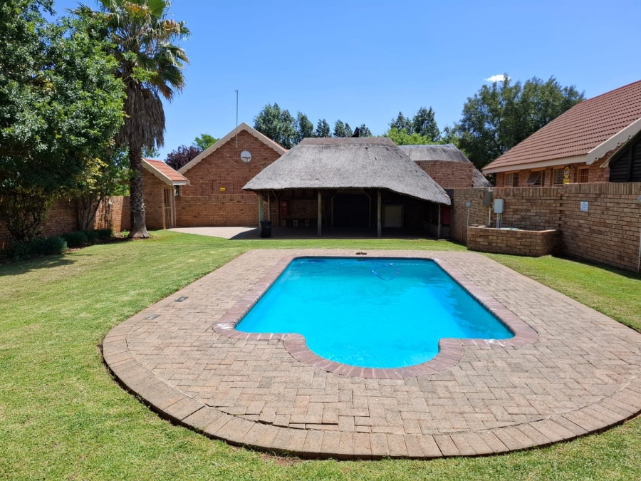 3 Bedroom Property for Sale in Langenhovenpark Free State